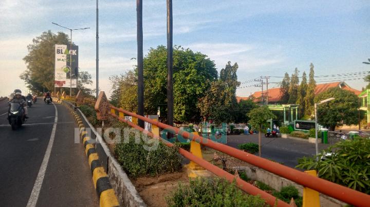 Iklan rokok sekolah