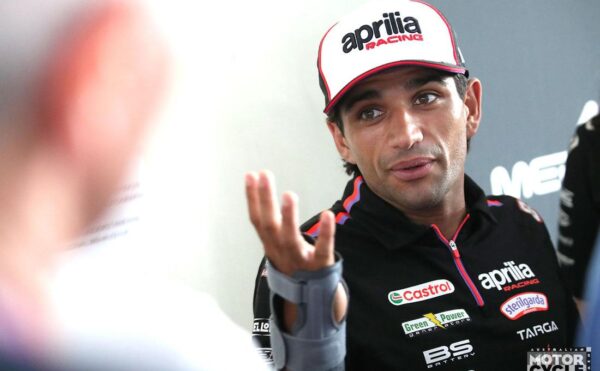 Jorge Martin dengan penyangga pergelangan tangan kanan