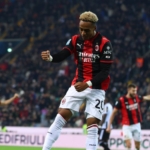 Udinese AC Milan 0-2: Omari Hutchinson merayakan golnya ke gawang Udinese