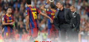 Jose Mourinho saat mendampingi Real Madrid menghadapi Barcelona pada El Clasico (Foto: Jasper Juinen/Getty Images via Detik Sport)
