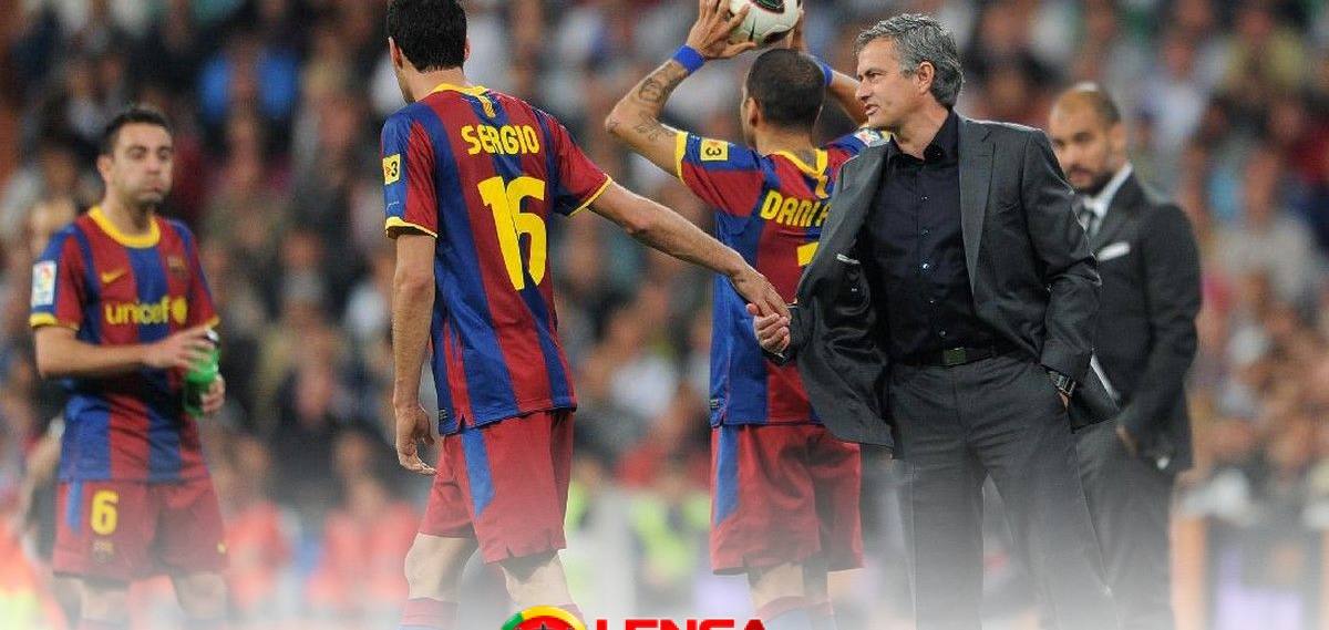 Jose Mourinho saat mendampingi Real Madrid menghadapi Barcelona pada El Clasico (Foto: Jasper Juinen/Getty Images via Detik Sport)