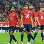 Para pemain Lille saat menghadapi Lens